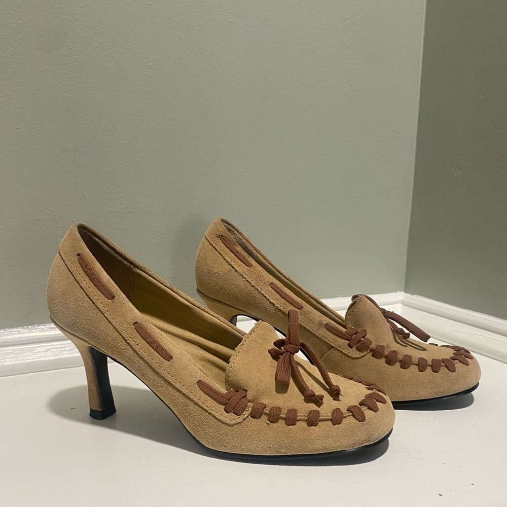 VTG Splash Tan/Brown Suede Moccasin Heel-size 7